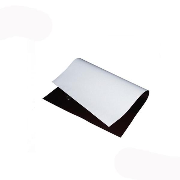 L'étiquette magnétique en caoutchouc à aimant doux et à résistance adhésive personnalisée