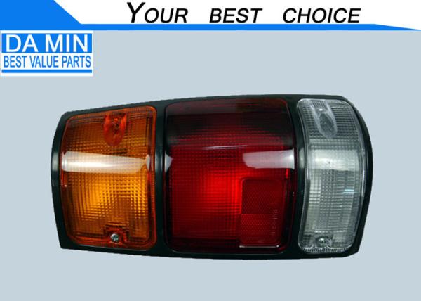 8971210760 partes do corpo de ISUZU, tipo três vertical de TFR colorem a lâmpada traseira Shell de vidro curvado
