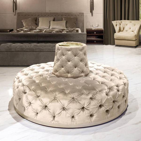 Круглая софа обитая Chesterfield установила кнопку живущей комнаты Tufted
