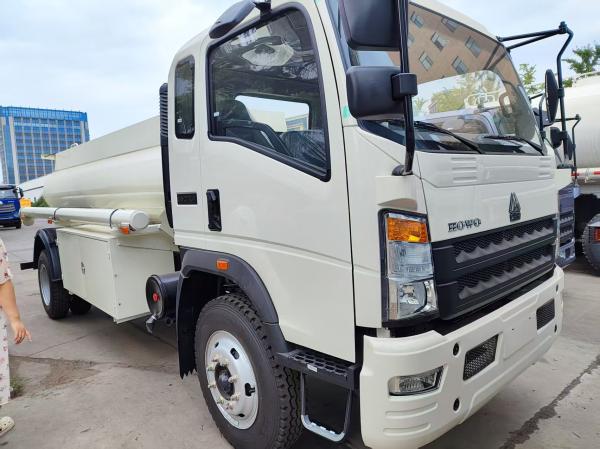 4x2 Light-Duty Sewage Truck 6CBM Capacity 160HP 8.00R20 Steel Tires