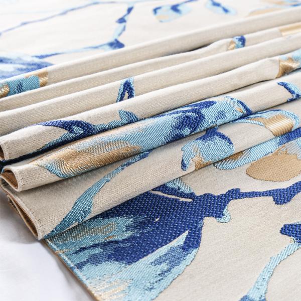 Polyester Jacquard Hotel King Size Bed Runner With Cushion Covers