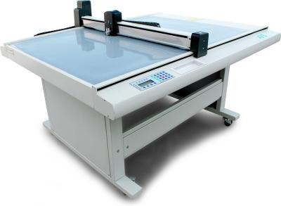 A máquina de corte material fina da caixa de cartão, série DCH10 encaixota o fabricante da amostra