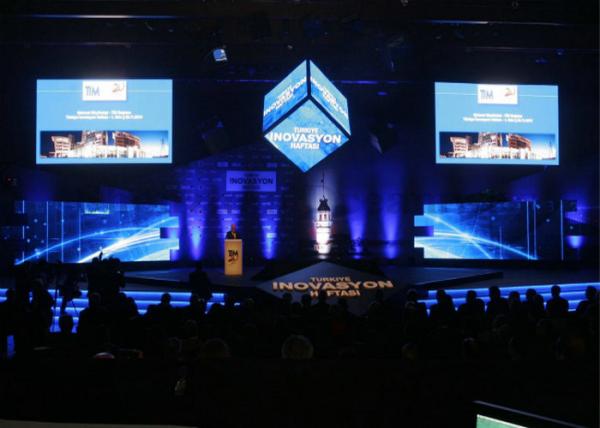 Light Weight Indoor LED Screen Rental , P2.976 LED Backdrop Screen For Stage