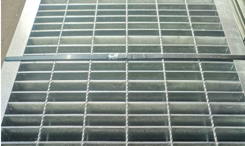 Fabricant professionnel de caillebotis en acier ISO9001, couvercles de drainage galvanisés à chaud