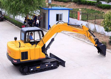 High Efficiency Excavator Heavy Equipment With 3245mm Digging Radius 45kw