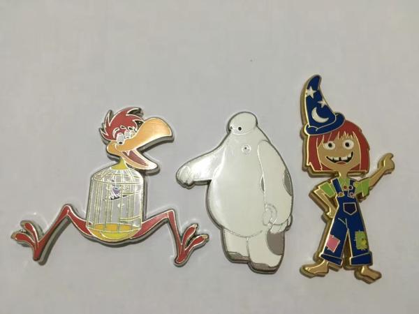 China manufacturers cheap custom soft enamel cartoon metal lapel pin