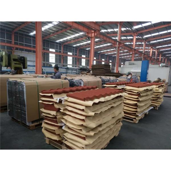 Американский стандарт ISO9001 Крыши строительные материалы Металл Строительство Шингли Камень покрытый металлическими черепицами крыши Листы Z70