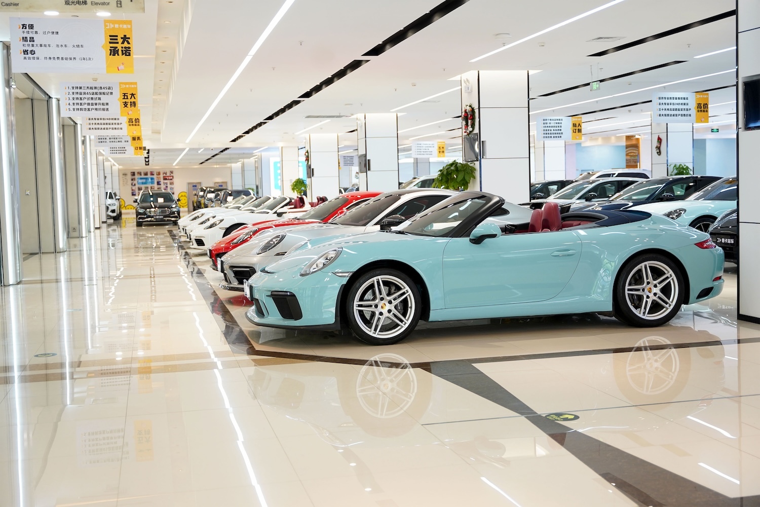 Hubei Xinjunka Automobile Service Co., Ltd