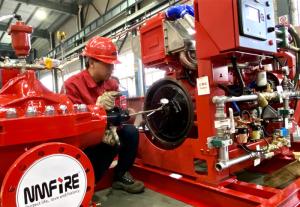 Red Professional Fire Pump Diesel Engine 144KW With Water Cold Cooling