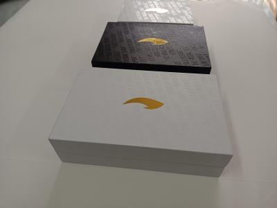 500 cajas de cigarrillos en caja rígida