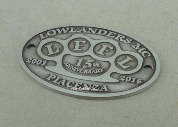 Customized 2D Souvenir Badges Standard Antique Silver Die Casting Metal Badge