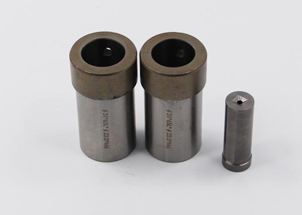 O título frio da primeira caixa do perfurador morre perfurador do parafuso que cobre SKD1, molde 1,2379 para o prendedor