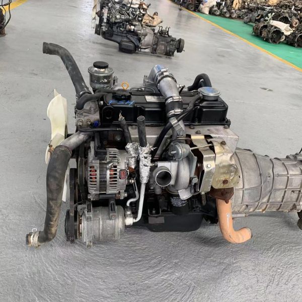4 Cylinders QD32T Engine 4JA1 4JG2 4JB1 Japanese Original Used Diesel Engine for Nissan Pickup Trucks FSH Brand
