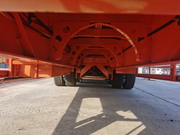 Enclosed 3 Axle Box Cargo Trailer 80 Ton High Load Capacity High Capacity
