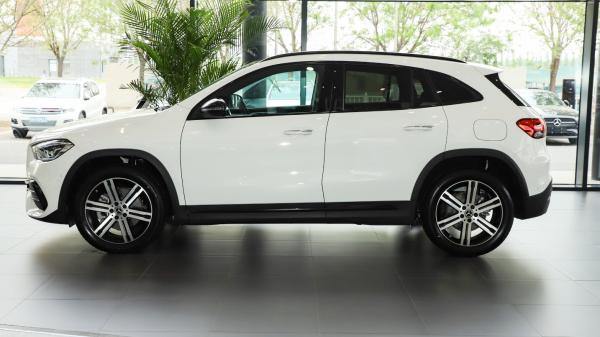 2023 Mercedes Benz GLA 220 4MATIC SUV compacto a gasolina 5 portas 5 lugares