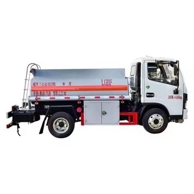 Compact Diesel Oil Transport Truck With Euro 6 Emission Standard