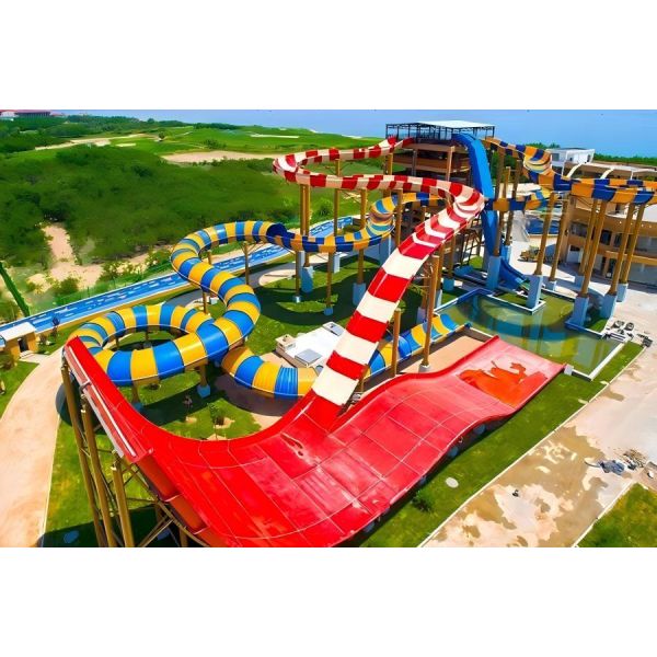 Four Person Skyward Spiral Water Slide 17.5m in Aqua Park