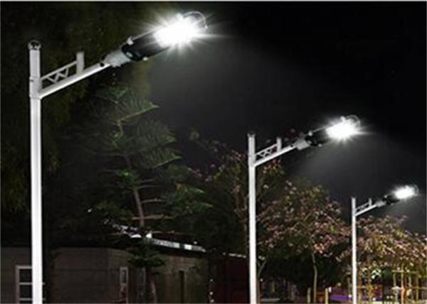 Outdoor Solar Induction Lamp Ip65 Aluminium Housing High Lumen SMD Chip