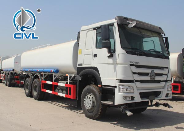 ZZ5257M3247N Green / Red / White Sinotruck Howo Water Tanker Trailer 25000L