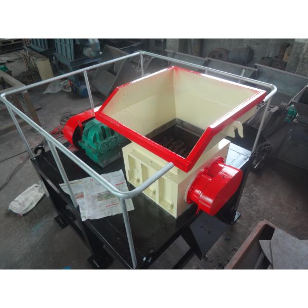 1500 Kg/H Scrap Double Shaft Shredder Machine 3000*1300*1850mm