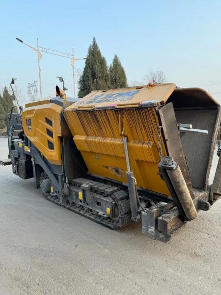 Second Hand XCMG RP355 Asphalt Paver Machine 5.8 Tons Capacity For Construction