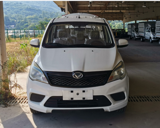 Корабли шестерни коммерчески MPV LHD 1.5L Нефти Van Макс 155kmh 5MT