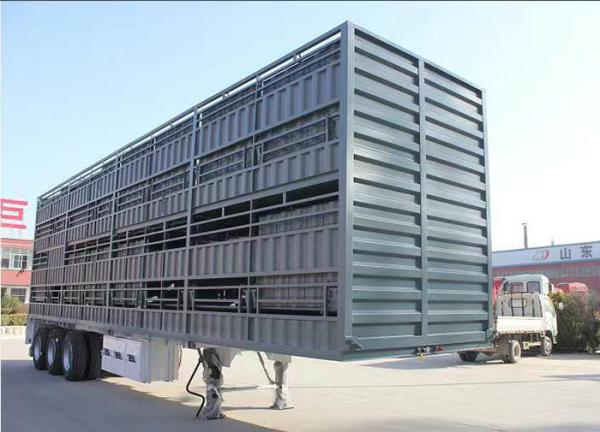 3 Axle Bulk Cargo Transport Semi Truck Livestock Truck Trailers With Double Star Tires