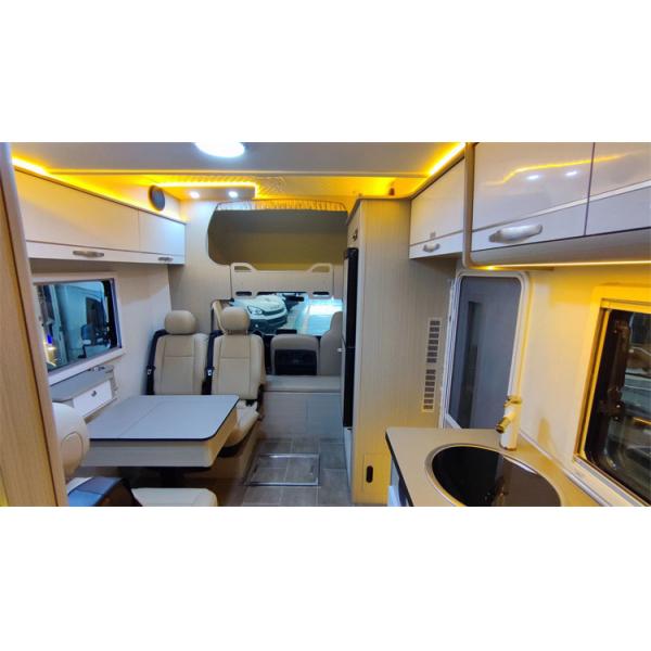 Mobile Touring Truck RV Caravan Van With 190 Hp Engine Max Payload 7042 Kg