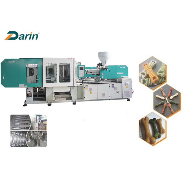 El perro mastica la maquinaria que moldea inyectada para masticar la comida