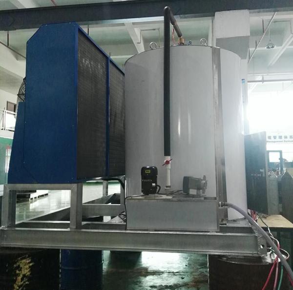 Durable  Seawater Flake Ice Machine With Aluminum Brass Anticorrosion Seawater Condenser 2000kg/24h