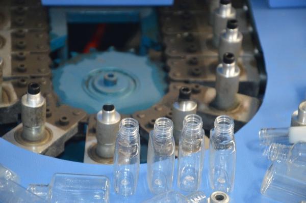 Máquina de moldagem semiautomática de garrafas de plástico de 2000 ml para fábrica