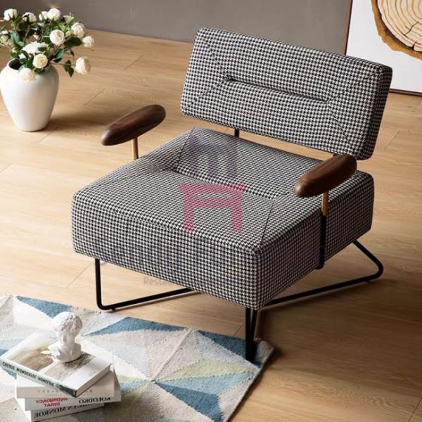 Metal Frame Plaid 0.7cbm Upholstered Single Sofa Chair Wood Armrests