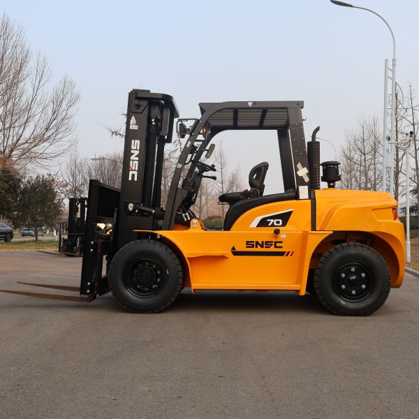 Heavy Duty 7 Ton Diesel Forklift With Strong Lifting Capacity