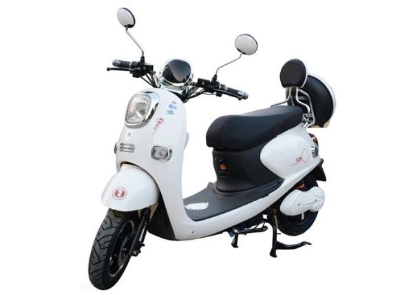 Lead - Acid Battery Driven Scooter , Battery Powered Moped For Adults 45 Km/h Max Speed