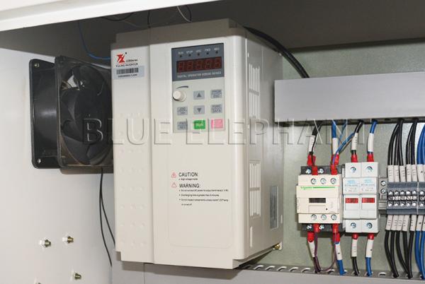 4 Axis cnc router rotary woodworking machine 1325 for engraving and cutting
