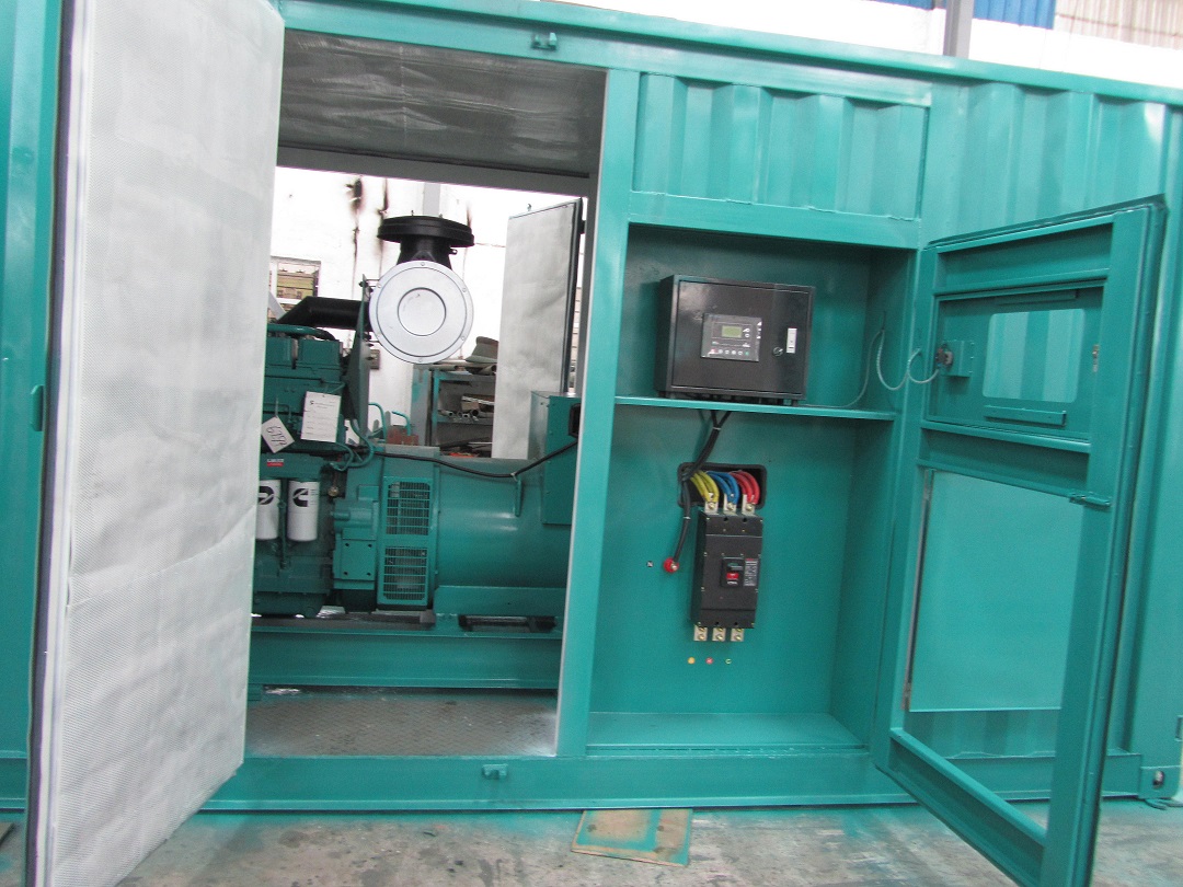 Аварийной ситуации генераторов 500kw CCEC 50hz электростанция высоковольтной Containerized
