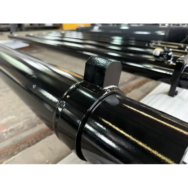 Hard Chrome Plated 2550mm Stroke Telescopic Hydraulic Cylinder With Rod End Oil Passage