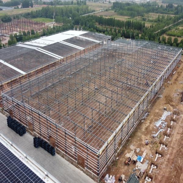 Vertentes claras pre projetadas do metal da construção de aço do armazém do quadro da construção de aço