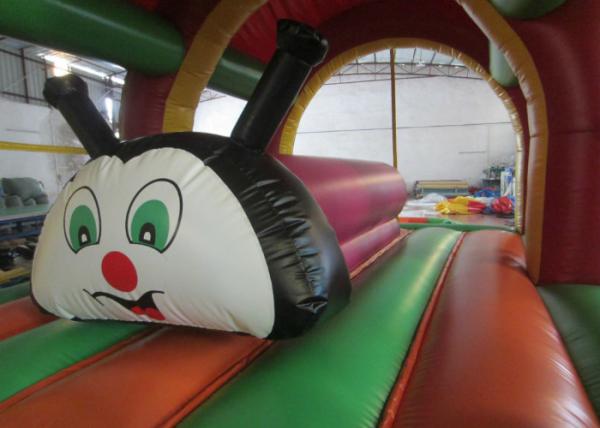 Casa inflável infantil Caterpillar tema três arcos Casa inflável externa 6x4m