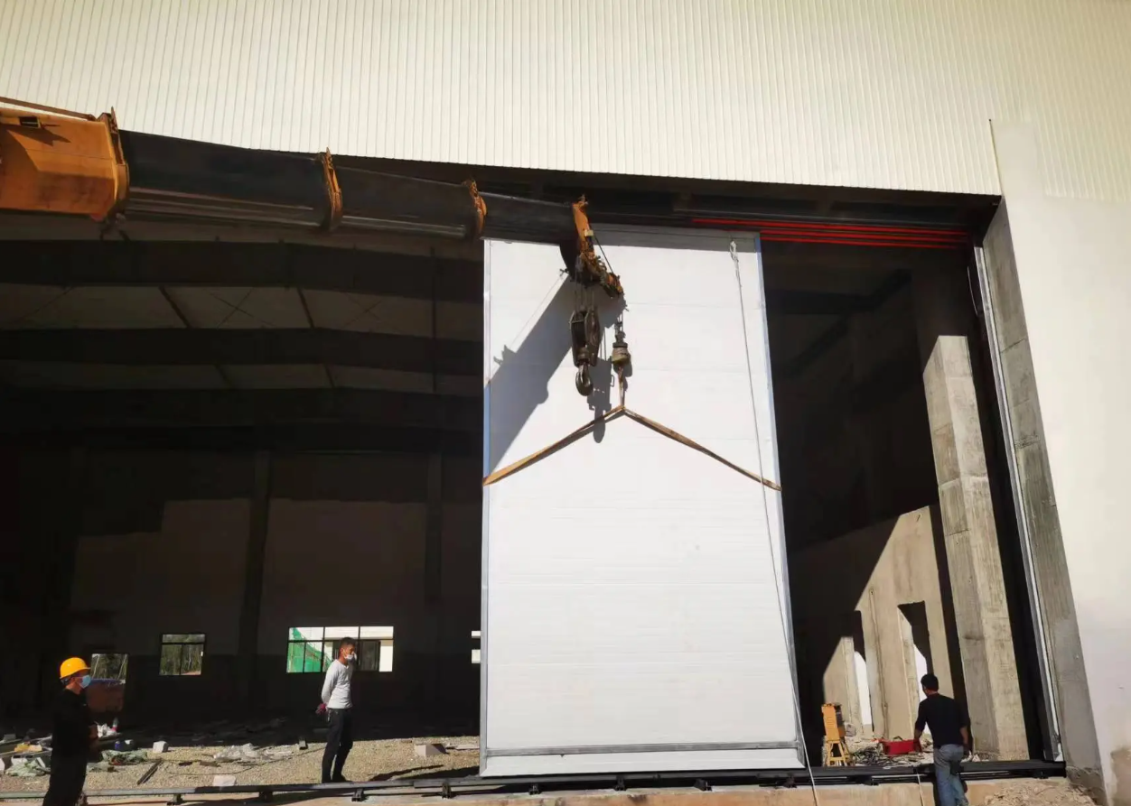 Corrosion-resistant Q355B large-span prefabricated steel structure aircraft hangar construction