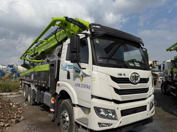 2025 3 Axles Concrete Boom Pump Truck Zoomlion 47m Equipped with FAW Chassis