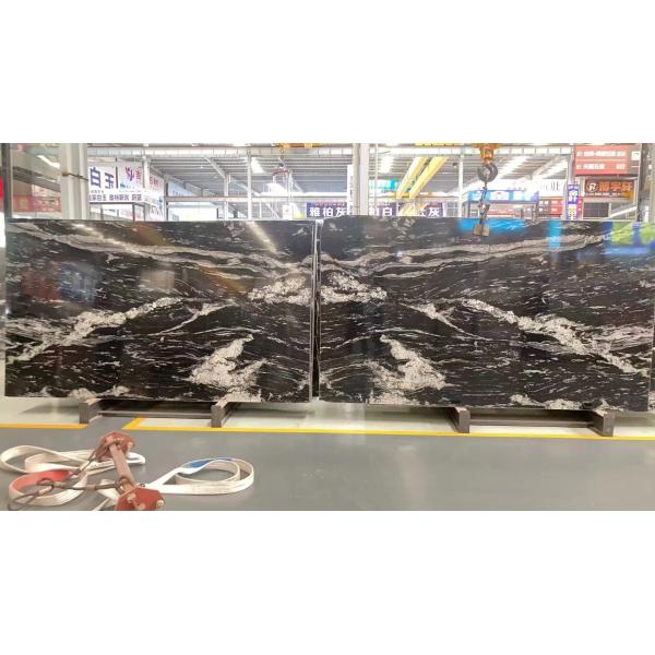 Marbre noir cosmique brésilien pierre de luxe livre-match arrière-plan caractéristique mur pierre de sol luxueuse