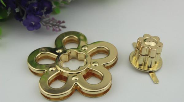 Free Sample High Polished Gold Plated Flower Shape Bag Turn Twist Lock For Handbag