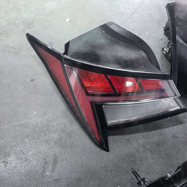 For Hyundai Elantra Tail Light Used Auto Parts LED Combination Tail Lamp Red Genuine Used Car Parts