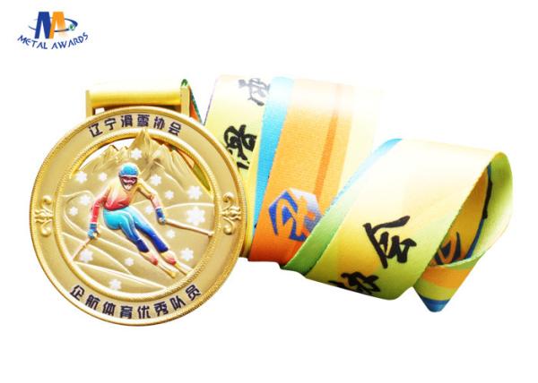 Round Stock Medals For Skiing Events Imitation Gold Plating Colorful Printing In Relief Of Skater Figure