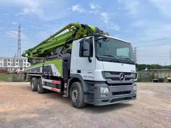 Alquiler de máquinas de construcción de hormigón caliente semi-seco tipo ZLJ5339THB con camión Mercedes Benz