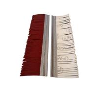 à l'aide d'une brosse à dents 180/240/320 pour le polissage du bois