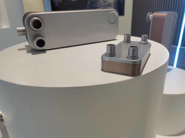 HVAC Brazed Plate Heat Exchanger With Leakage Detection And Temperature Monitoring