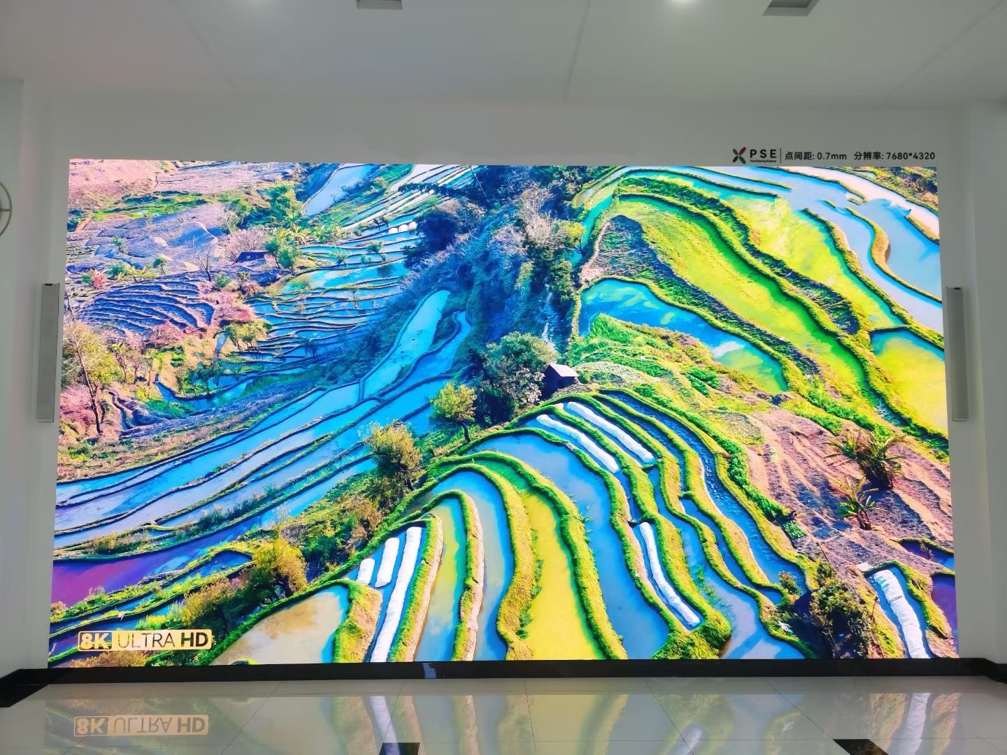 Indoor Wall Mounted LED Video Wall High Definition Ultra Thin
