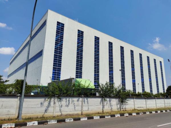 Hot Dipped Galvanizing Surface Metal Structure Warehouse with Steel Main Frame